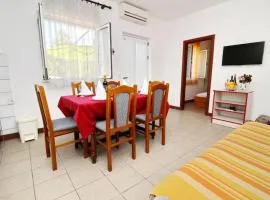 Apartments Neven - Two Bedroom Apartment with Terrace and Partial Sea View A1