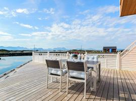 8 person holiday home in Sandøy, hotel a Finnøy