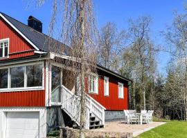 Cozy 2-Bedroom Apartment in the Alps, Hotel in Vasared
