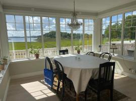 Holiday Apartment on Lilla Askeron, Hotel in Råssön