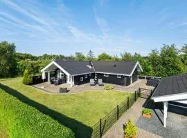3 Bedroom Cozy Home In Hemmet