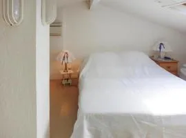 Pretty Tiny House with sea view, Le Lavandou, cleaning included