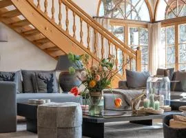Exclusive Tyrolean Chalet near Ski lifts, cleaning included