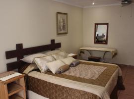 Charming Self Catering Apartment, hotel em Phalaborwa