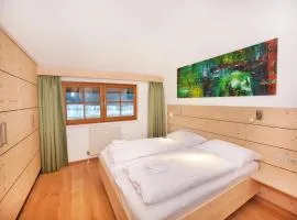 Beautiful flat by the cross-country ski trail, cleaning included