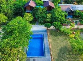 Village Avenue Resort