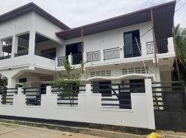 Aura Home Stay, hotell med parkering i Batticaloa