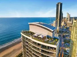 Beach View Apartment on High Floor in Surfers Paradise with Free Parking