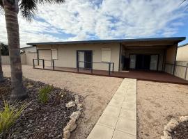 Shore Beats Work, hotel in Stansbury