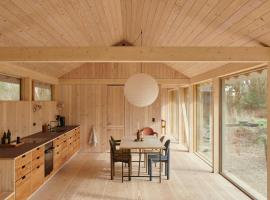 Architectural Gem In Nature By Vollerup, Hotel in Kalundborg