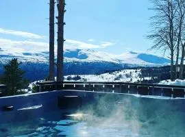 Landlig Hytte Med Boblebad Nær Stryn