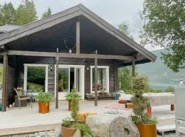 Cozy Modern Cabin In West Norway With View