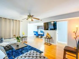 Walk to Train and Bus Updated Chicago Apartment