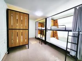 55 Hostel Soi Phetkasem 51