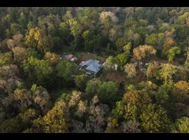 Coorg Wild Walk, Nagarhole - A CGH Earth SAHA Experience, hotel de luxo em Srimangala
