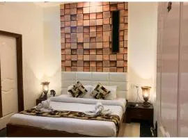HOTEL Namaskar Near Railway Station - 2 Km From Golden Temple & Jallianwala Bagh - Luxurious rooms With Wifi Facility - Restaurant-Lift-Free Parking Available - A Premium Hotel In Amritsar