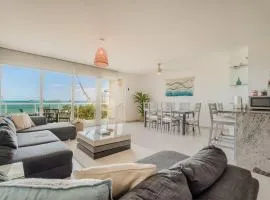 CARlBE Beachfront 2BDR with pool by Casa Paraiso