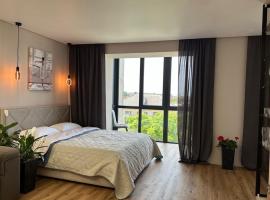 luxury Apartmens na Duhnovicha , напроти Аквапарка "Карпатія", hotel in Mukacheve