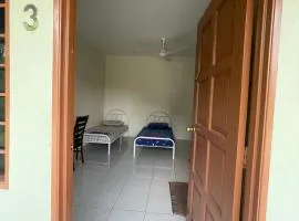 Bilik 3 Katil Single Aircond Pekan