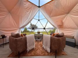 Idyllisk overnatting i dome ved sandstrand, Zelt-Lodge in Langenes