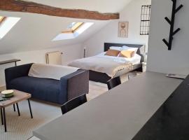 Au Studio 45, hotel en Huy