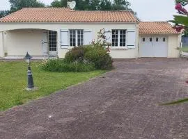 Maison familiale avec piscine près de la plage de Foulerot