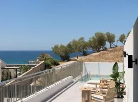 EmJo Villa, Heated Pool & Steps to the Beach, By ThinkVilla
