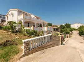 Nice Apartment In Pag With Wifi