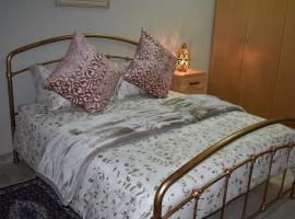 Pualani Self Catering, Hotel in Strand