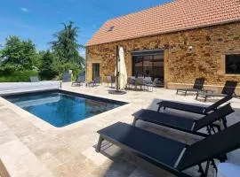 T6 avec piscine en Dordogne