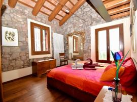 Domus Tito Livius，Teolo的有熱水按摩池的飯店