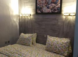 Eterna luxury hotel and suites, hotel v destinaci Gauraka