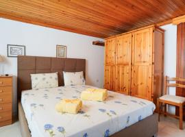 Plane TREE, alojamento com cozinha em Maria&iacute;