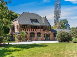 The Old Brick Estate, khách sạn ở Glentunnel