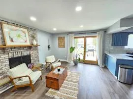 Modern Oasis: Gurnee Getaway