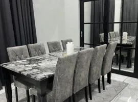 ARZHomeStay unit A