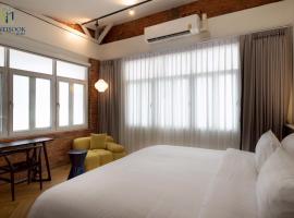 Santisookmidtown Pattani, hotel com estacionamento em Kampong Rusamileh