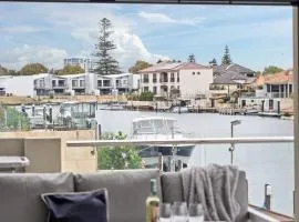 Summer-Ready Canal HomePrivate JettyPets!