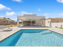 LUX 4BR and 3BA Villa with Pool Malmokweg 48 by Bocobay, hotel v destinaci Palm-Eagle Beach