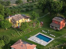 Agriturismo Il Posto Delle Viole, готель у місті Кальї