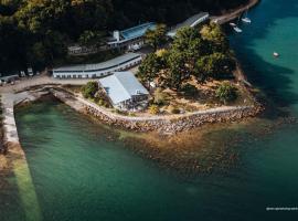 Centre Moulin Mer, guest house in Logonna-Daoulas