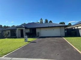 Family retreat in Caboolture big house