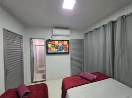 Suíte Privativa Climatizada Mobiliada com Garagem e Wi-Fi 2