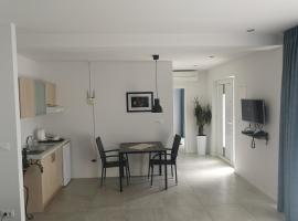 Jadranka Apartment, hotel com estacionamento em Suđurađ