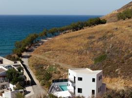 EmJo Villa, Heated Pool & Steps to the Beach, By ThinkVilla โรงแรมในพาโนร์โมส เรธิมโน