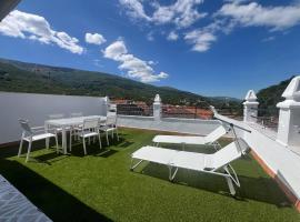 MIRADOR DE CABEZUELA "Precioso apartamento con terraza en el Valle del Jerte", pet-friendly hotel in Cabezuela del Valle
