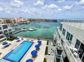 stunnig ocean view 2 BEDROOM, 2 bath with infinity pool