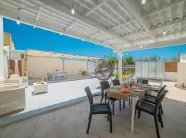 Villa Benedetta On SeaShore - Happy Rentals