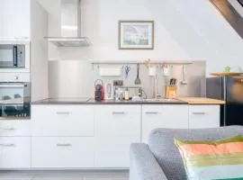 Charming & Central Stay with Terrace