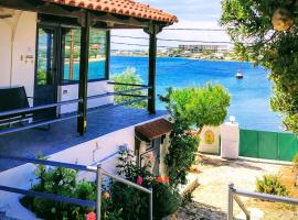 Cap Sounion Seafront Retreat, Villa in Kap Sounion